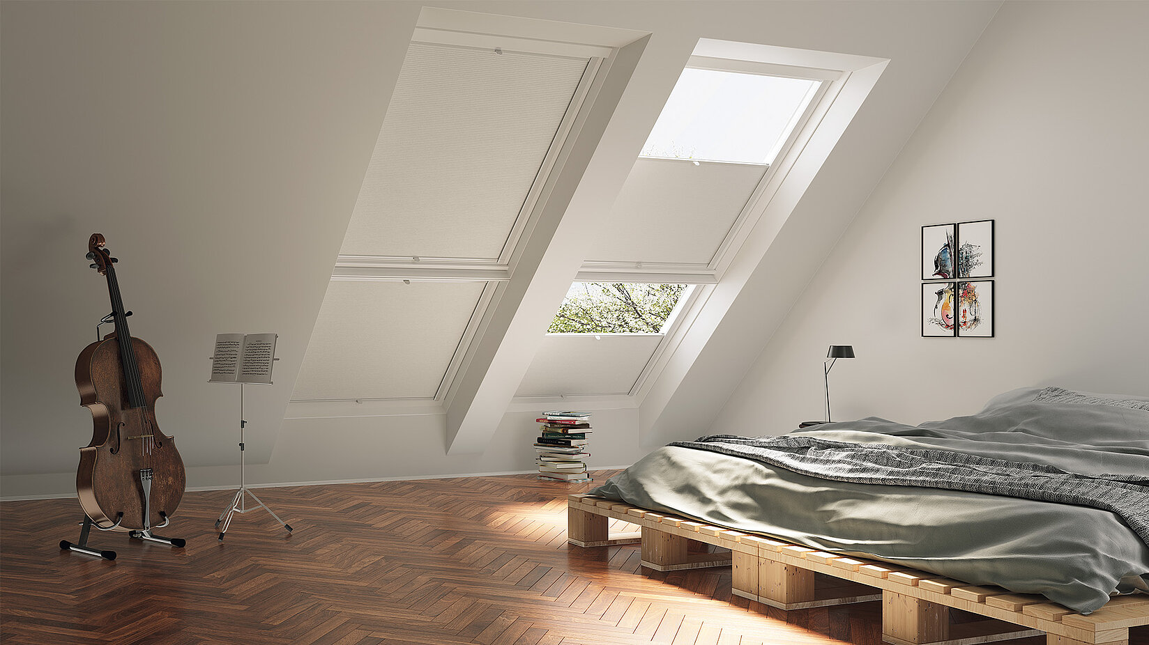 Dachgeschoss-Schlafzimmer mit schrägen Dachfenstern und weissen Wabenplissees für Sicht- und Sonnenschutz