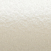 Bande structurée de la collection CLAM en blanc avec aspect martelé typique – idéale pour les intérieurs classiques et confortables.