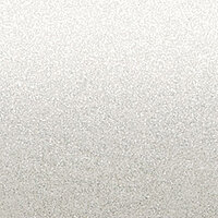 Nahaufnahme einer weissen Jalousie-Lamelle mit strukturierter Oberfläche